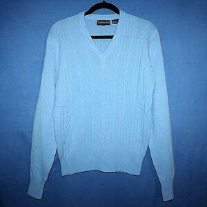 Traditionalist Cable Knit V-Neck Sweater Baby Blue Small